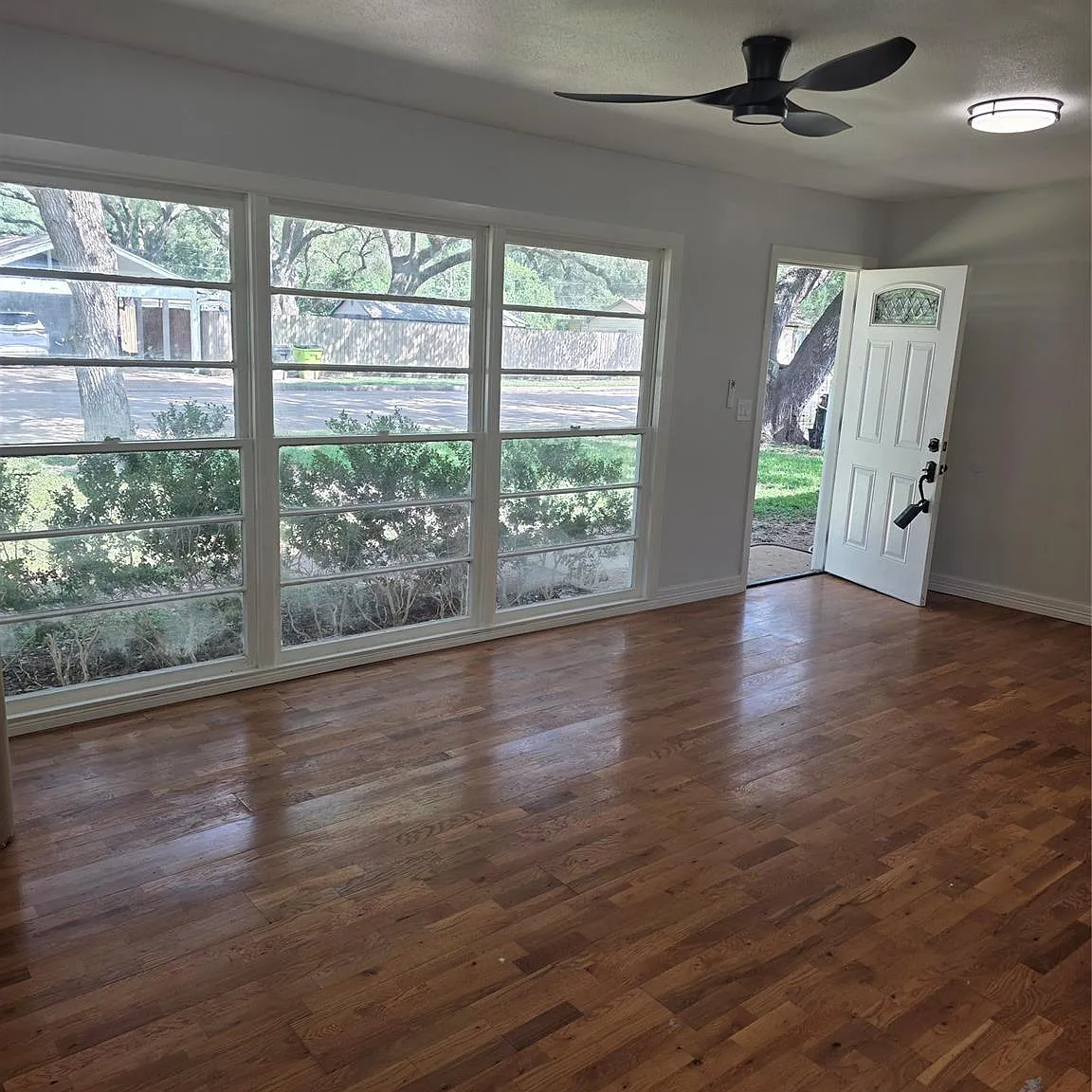 4 bed, 3.5 bath, 1993 sqft, $1,849 — Photo 4
