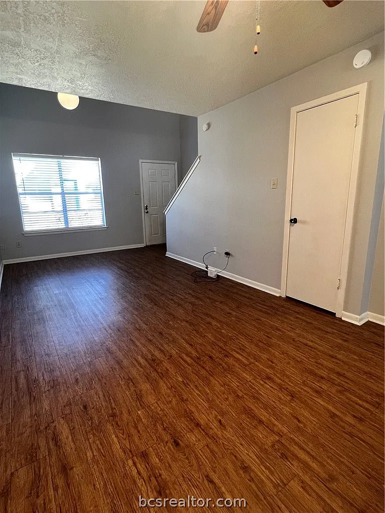 1 bed, 715 sqft, $1,000 — Photo 4
