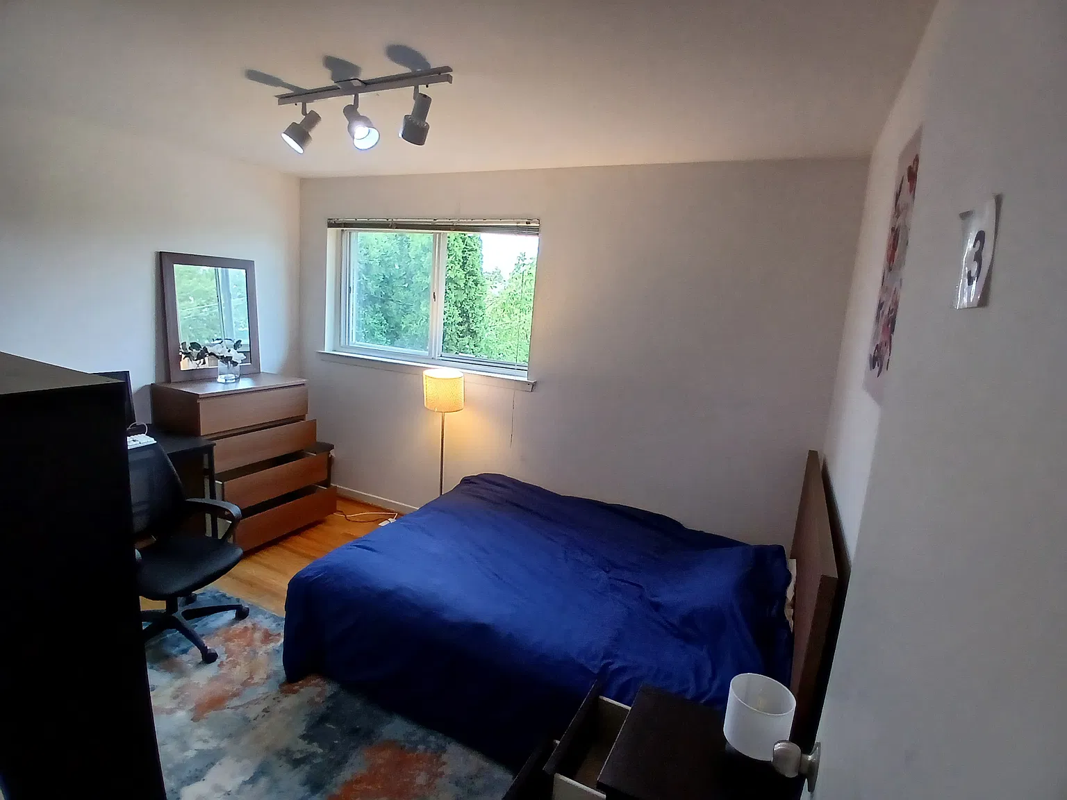 Fontainbleau Dr, North York — Photo 1