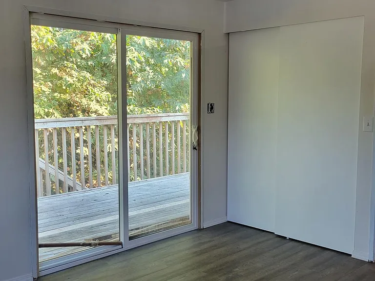 15115 Canyon Rd E #B — Photo 12