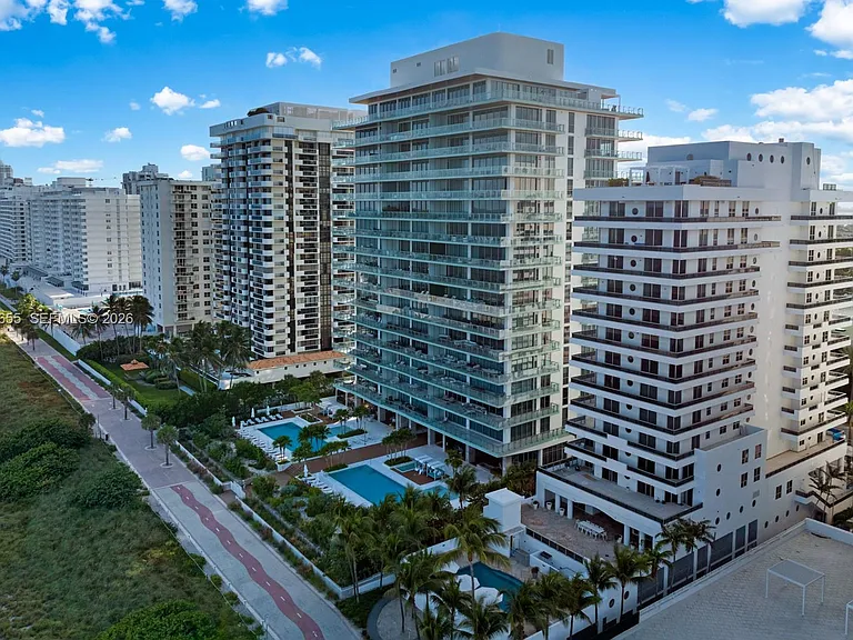 5801 Collins Ave #1200 — Photo 68