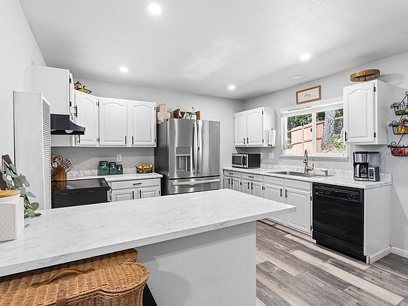 5th image of 1440 Harrah Place