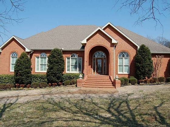 1st image of 1012 Heritage Woods Dr