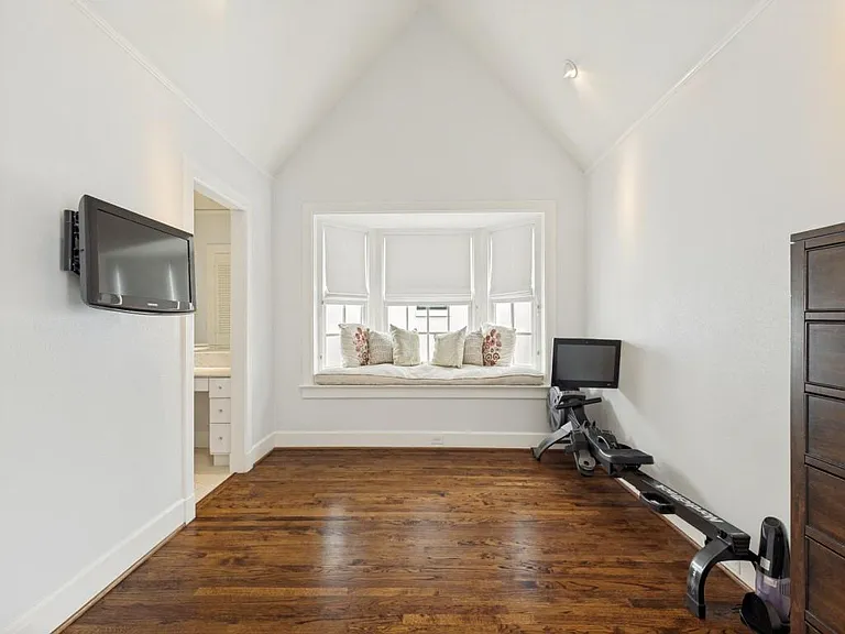 4352 Livingston Ave — Photo 19