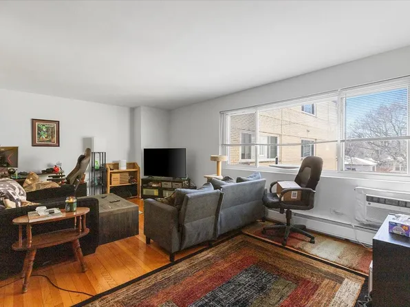 6717 N Hermitage Ave #5, Chicago, IL 60626