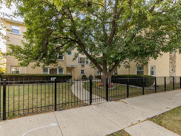 2nd image of 5700 W Montrose Ave