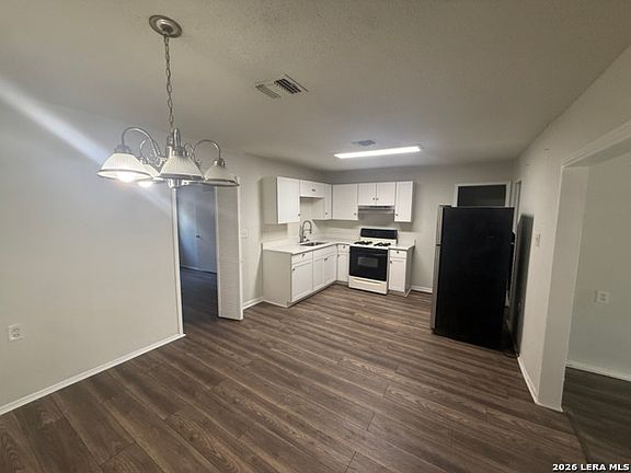 3rd image of 163 Heather Ave