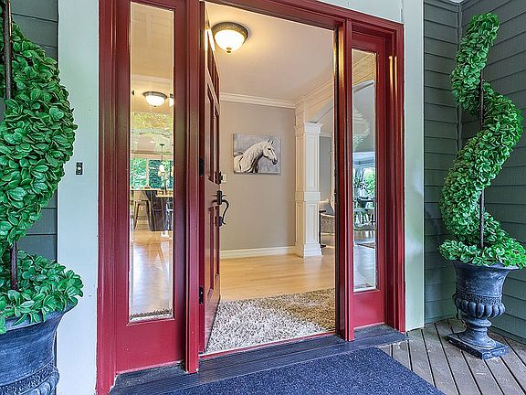 4th image of 502 177th Ln NE