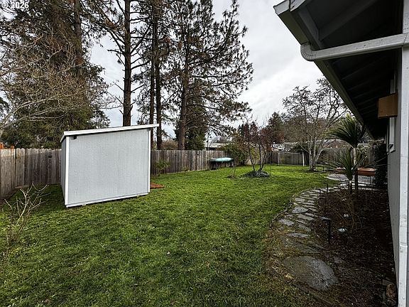 3rd image of 2345 Circle Dr