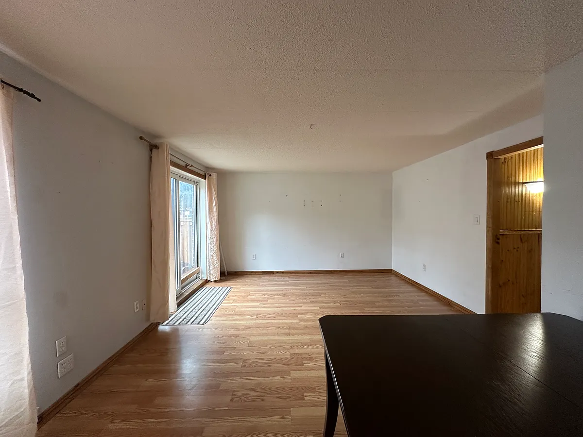 Building Photo - 43 Taunton Rd E #39