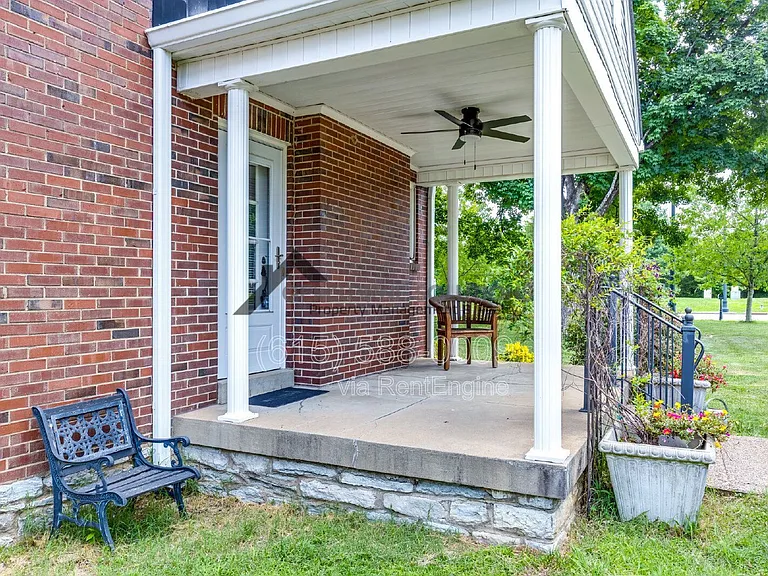 715 Hillsboro Rd — Photo 12