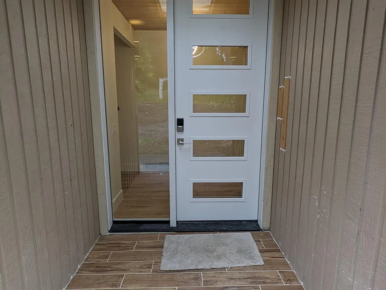 Top floor entry