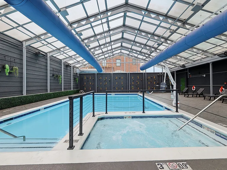 West 7th Apartments — Photo 12