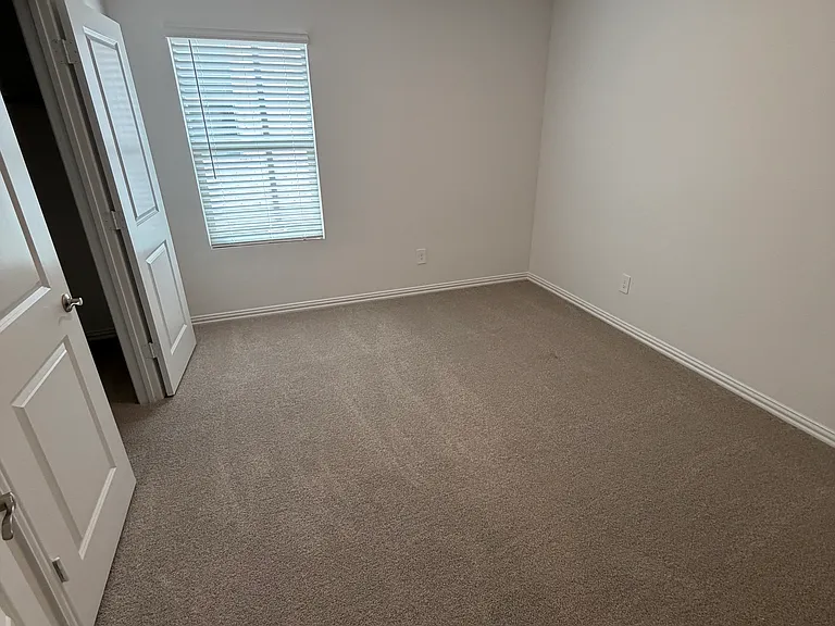 2203 Rannoch St — Photo 14