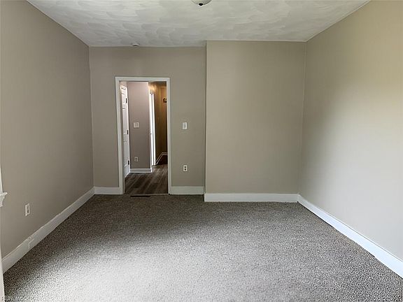 5th image of 2415 Hale St