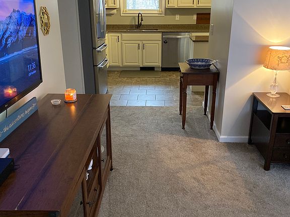 5th image of 111 Meadowcrest Ln