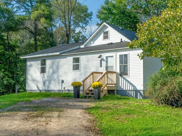 927 75th St, Amery, WI 54001