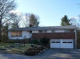 27 Locke Ln, Lexington, MA 02420