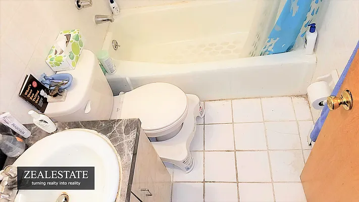 Rented by ZealEstate Group Inc | media 31