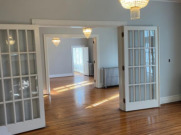 2nd image of 222 Randolph St