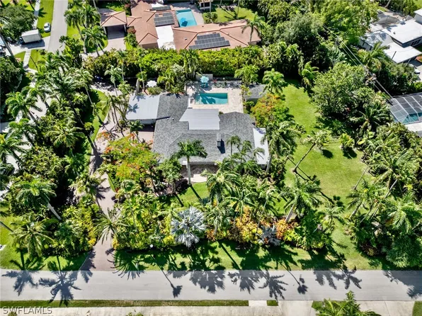 3515 Avocado Dr, Fort Myers, FL 33901