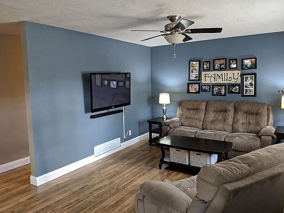 3rd image of 3514 Greenwood Ave