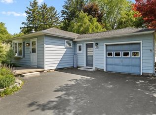 28 Ramblewood Dr, North Chili, NY 14514