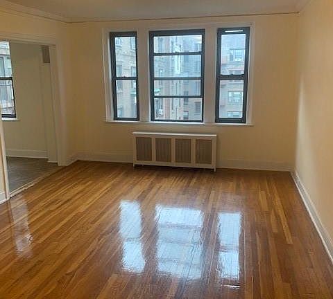 4th image of 250 Martine Ave #5A