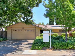 2469 Sunny Glen Way, Sacramento, CA 95826