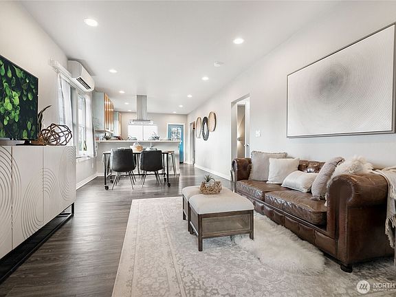 4th image of 2409 Huron Street