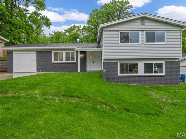 2967 Caspian Ln, Saint Louis, MO 63125