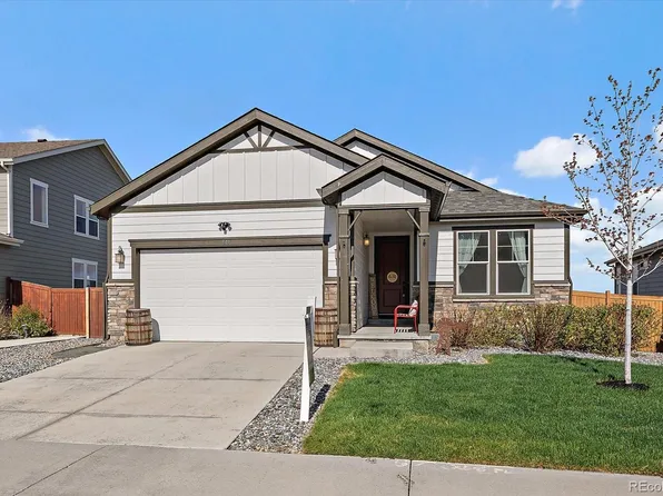 849 N Vandriver Way, Aurora, CO 80018