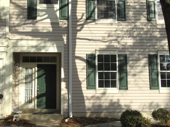 1305 Windleaf Dr Unit C, Reston, VA 20194