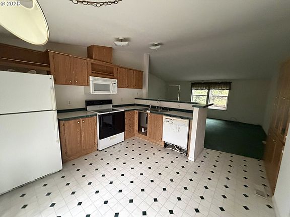 5th image of 61528 Edwards Mill Rd