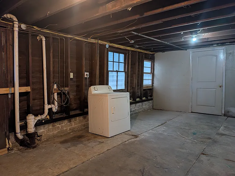 Lower Level Washer Dryer Hookup