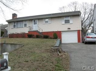 32 Nash Pl, Norwalk, CT 06854