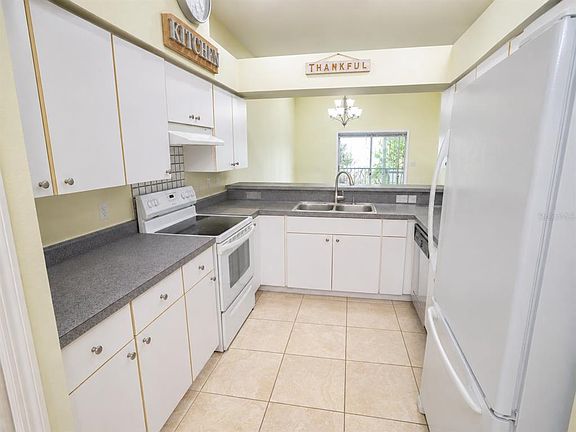 4th image of 12537 HOLLYBROOK LANE