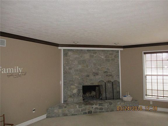 2nd image of 1250 Park Ave