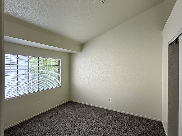 91 Golden Gate Cir — Photo 4