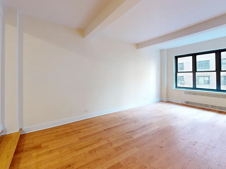 141 E 56th St #5C — Photo 4