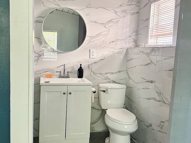 6015 N Alturas Ave #1 — Photo 7