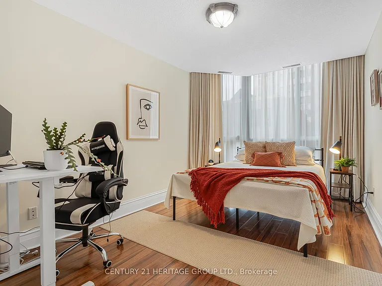 67 Caroline St S #102 — Photo 26