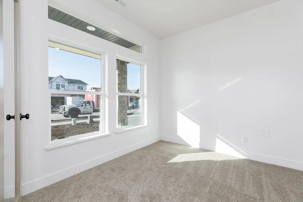 Building Photo - 3288 S 1000 W
