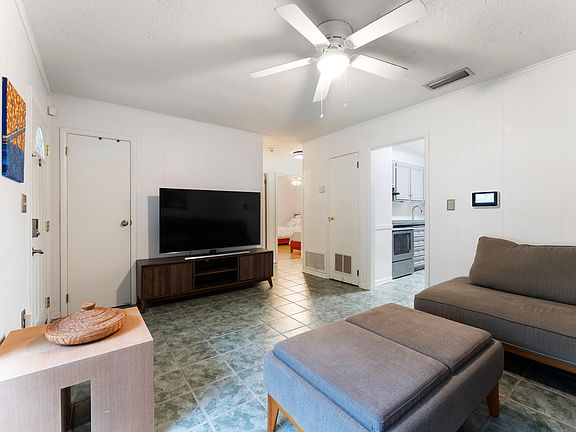4th image of 1135 38th Avenue