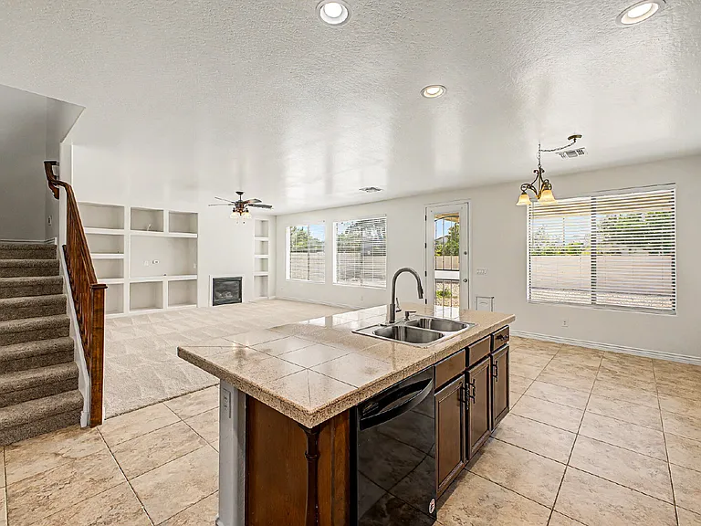 16124 N 180th Ln — Photo 12