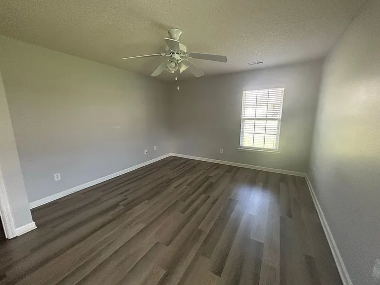 114 Amsterdam Pl — Photo 14