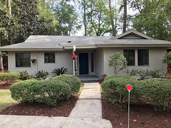 2nd image of 926 Briarwood Dr