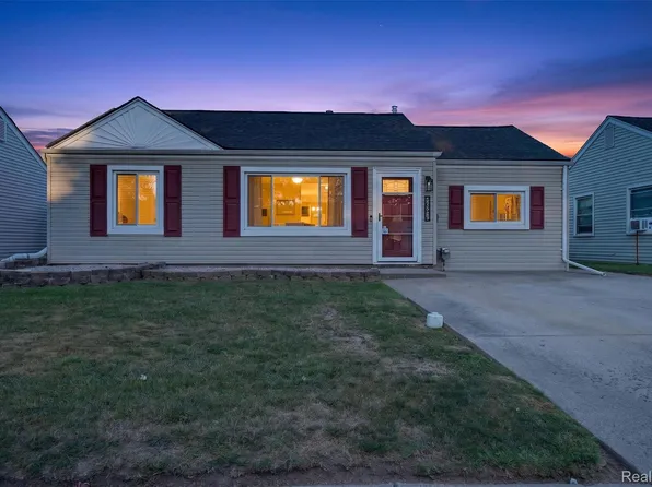 26596 Kathy St, Roseville, MI 48066