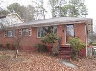 2950 Delowe Dr, East Pt, GA 30344