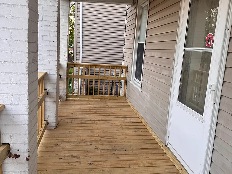 742 Charlotte St — Photo 4